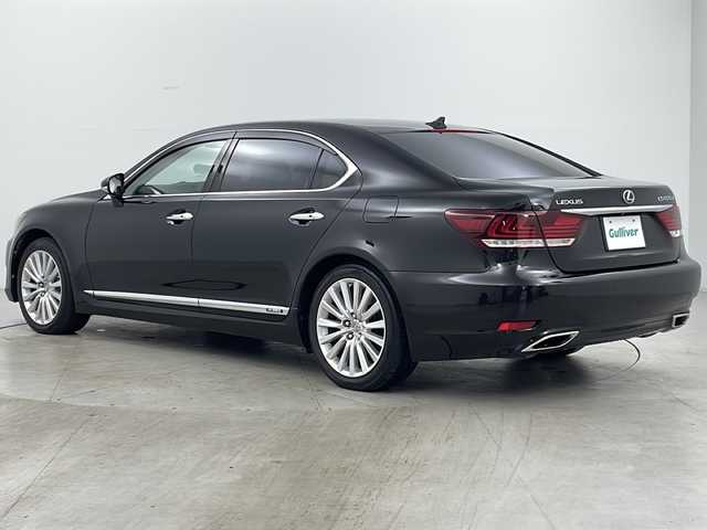 レクサス ＬＳ 600hL エグゼクティブP 道央・札幌 2012(平24)年 7.8万km スターライトブラックガラスフレーク ・4WD/・純正ナビ&TV&CD&DVD&BT&SD/・バックカメラ/・マークレビンソンサウンドシステム/・リアエンターテインメント/・レクサスセーフティシステム/・レーダークルーズコントロール/・ブラインドスポットモニター/・レザーシート/・全席シートヒーター/・全席ベンチレーション/・ステアリングヒーター/・ビルトインETC/・LEDヘッドライト/・オートライト/・スマートキー