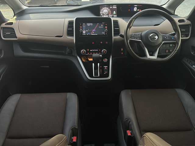 日産 セレナ ハイウェイスター プロパイロットED 沖縄県 2016(平28)年 7万km ダイヤモンドブラック 純正ナビ・TV・Bluetooth・CD/DVD/全方位カメラ/フリップダウンモニター/両側パワースライドドア/ETC/コーナーセンサー/プロパイロット/衝突軽減システム/オートライト/デジタルインナーミラー/LED