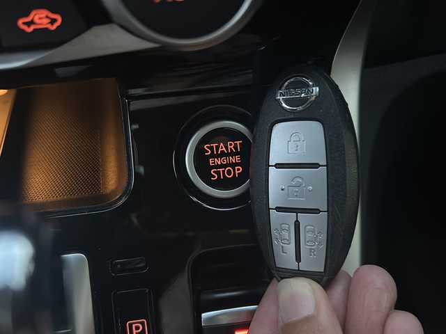 日産 セレナ ハイウェイスター プロパイロットED 沖縄県 2016(平28)年 7万km ダイヤモンドブラック 純正ナビ・TV・Bluetooth・CD/DVD/全方位カメラ/フリップダウンモニター/両側パワースライドドア/ETC/コーナーセンサー/プロパイロット/衝突軽減システム/オートライト/デジタルインナーミラー/LED