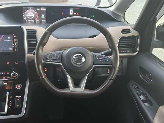 日産 セレナ ハイウェイスター プロパイロットED 沖縄県 2016(平28)年 7万km ダイヤモンドブラック 純正ナビ・TV・Bluetooth・CD/DVD/全方位カメラ/フリップダウンモニター/両側パワースライドドア/ETC/コーナーセンサー/プロパイロット/衝突軽減システム/オートライト/デジタルインナーミラー/LED