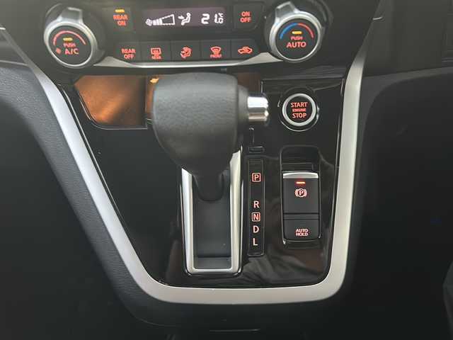 日産 セレナ ハイウェイスター プロパイロットED 沖縄県 2016(平28)年 7万km ダイヤモンドブラック 純正ナビ・TV・Bluetooth・CD/DVD/全方位カメラ/フリップダウンモニター/両側パワースライドドア/ETC/コーナーセンサー/プロパイロット/衝突軽減システム/オートライト/デジタルインナーミラー/LED