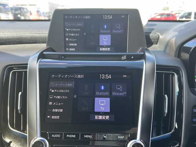 トヨタ クラウン ハイブリッド S Cパッケージ Four 秋田県 2018(平30)年 7.5万km ホワイトパールクリスタルシャイン 純正メモリナビ/Bluetooth、CD/DVD、フルセグTV/全方位カメラ/ETC/前後ドライブレコーダー/レーダークルーズコントロール/レザーシート/前席パワーシート/前席シートヒーター/ステアリングヒーター/社外20インチAW/純正リアスポイラー/ドアバイザー