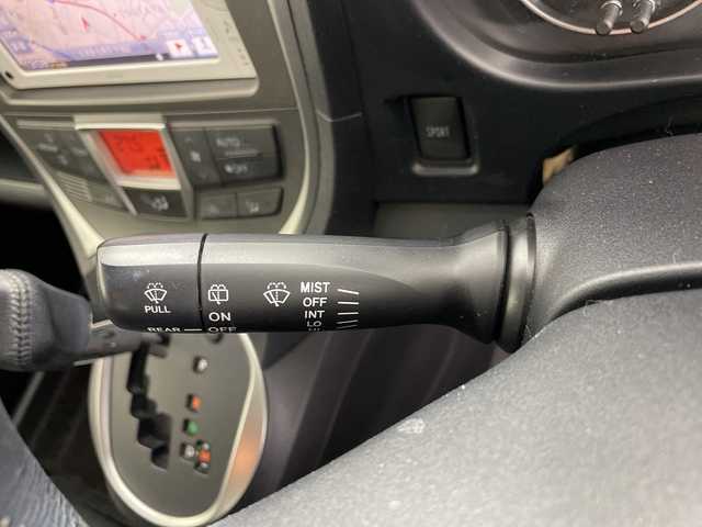 トヨタ ラクティス G 道央・札幌 2013(平25)年 4.1万km 赤 ・4WD/・寒冷地仕様/・純正ナビ&CD&DVD&SD&BT&TV/・バックカメラ/・横滑り防止装置/・純正フロアマット/・プッシュスタート/・オートライト/・スマートキー/・社外AW冬タイヤ積込/・保証書/・取扱説明書