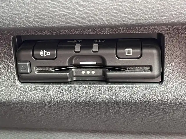 日産 キックス X ツートーンインテリアED 岡山県 2020(令2)年 3.1万km プレミアムホライズンオレンジ/ピュアブラック 2トーン カロッツェリアディスプレイオーディオ　FH-8500DVS/AppleCarplay、AndroidAuto、CD、DVD/Bluetooth、AM、FM/インテリジェントルームミラー/アラウンドビューカメラ/クリアランスソナー/コーナーセンサー/プロパイロット/前席シートヒーター/ステアリングヒーター/LEDライト/衝突軽減システム/横滑り防止装置