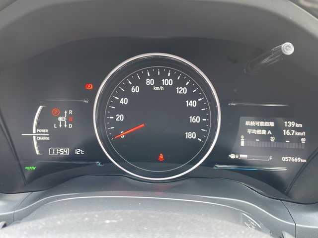 ホンダ ヴェゼル ハイブリッド RS ホンダセンシング 大阪府 2021(令3)年 5.8万km プラチナホワイトパール ワンオーナー/純正8インチナビ/CD/DVD/BTオーディオ/フルセグテレビ/バックカメラ/前席シートヒーター/パドルシフト/ステアリングスイッチ/革巻きステアリング/ETC/ホンダセンシング/電動パーキングブレーキ/オートホールド/LEDヘッドライト/純正18インチAW/フロアマット/ドアバイザー