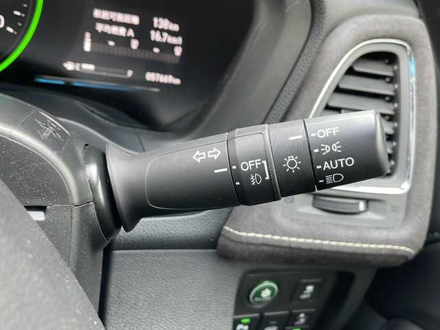 ホンダ ヴェゼル ハイブリッド RS ホンダセンシング 大阪府 2021(令3)年 5.8万km プラチナホワイトパール ワンオーナー/純正8インチナビ/CD/DVD/BTオーディオ/フルセグテレビ/バックカメラ/前席シートヒーター/パドルシフト/ステアリングスイッチ/革巻きステアリング/ETC/ホンダセンシング/電動パーキングブレーキ/オートホールド/LEDヘッドライト/純正18インチAW/フロアマット/ドアバイザー