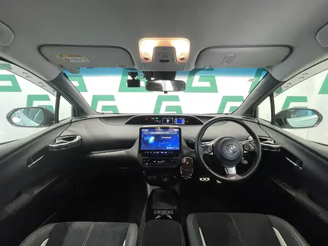 トヨタ プリウス ＰＨＶ S GRスポーツ 鹿児島県 2020(令2)年 5.5万km ホワイトパールクリスタルシャイン 禁煙車/社外ナビ【XF11Z】/　（Bluetooth/フルセグTV/CD/DVD）/バックモニター/社外前方ドライブレコーダー/前席シートヒーター/ハーフレザー/ビルトインETC/トヨタセーフティセンス/・クルーズコントロール/・レーンキープアシスト/クリアランスソナー