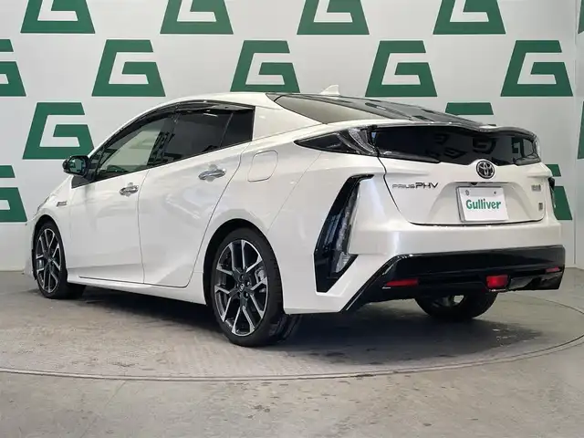 トヨタ プリウス ＰＨＶ S GRスポーツ 鹿児島県 2020(令2)年 5.5万km ホワイトパールクリスタルシャイン 禁煙車/社外ナビ【XF11Z】/　（Bluetooth/フルセグTV/CD/DVD）/バックモニター/社外前方ドライブレコーダー/前席シートヒーター/ハーフレザー/ビルトインETC/トヨタセーフティセンス/・クルーズコントロール/・レーンキープアシスト/クリアランスソナー