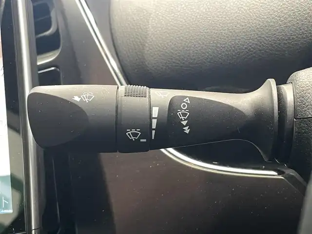 トヨタ プリウス ＰＨＶ S GRスポーツ 鹿児島県 2020(令2)年 5.5万km ホワイトパールクリスタルシャイン 禁煙車/社外ナビ【XF11Z】/　（Bluetooth/フルセグTV/CD/DVD）/バックモニター/社外前方ドライブレコーダー/前席シートヒーター/ハーフレザー/ビルトインETC/トヨタセーフティセンス/・クルーズコントロール/・レーンキープアシスト/クリアランスソナー