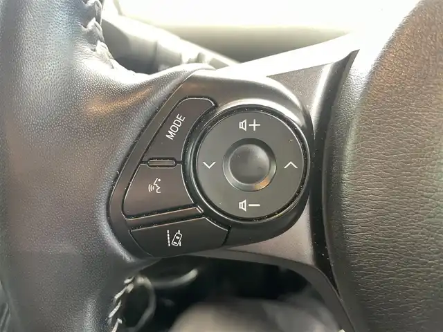 トヨタ プリウス ＰＨＶ S GRスポーツ 鹿児島県 2020(令2)年 5.5万km ホワイトパールクリスタルシャイン 禁煙車/社外ナビ【XF11Z】/　（Bluetooth/フルセグTV/CD/DVD）/バックモニター/社外前方ドライブレコーダー/前席シートヒーター/ハーフレザー/ビルトインETC/トヨタセーフティセンス/・クルーズコントロール/・レーンキープアシスト/クリアランスソナー