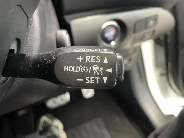 トヨタ プリウス ＰＨＶ S GRスポーツ 鹿児島県 2020(令2)年 5.5万km ホワイトパールクリスタルシャイン 禁煙車/社外ナビ【XF11Z】/　（Bluetooth/フルセグTV/CD/DVD）/バックモニター/社外前方ドライブレコーダー/前席シートヒーター/ハーフレザー/ビルトインETC/トヨタセーフティセンス/・クルーズコントロール/・レーンキープアシスト/クリアランスソナー