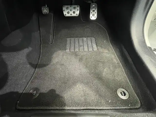 トヨタ プリウス ＰＨＶ S GRスポーツ 鹿児島県 2020(令2)年 5.5万km ホワイトパールクリスタルシャイン 禁煙車/社外ナビ【XF11Z】/　（Bluetooth/フルセグTV/CD/DVD）/バックモニター/社外前方ドライブレコーダー/前席シートヒーター/ハーフレザー/ビルトインETC/トヨタセーフティセンス/・クルーズコントロール/・レーンキープアシスト/クリアランスソナー