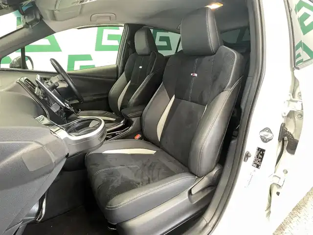 トヨタ プリウス ＰＨＶ S GRスポーツ 鹿児島県 2020(令2)年 5.5万km ホワイトパールクリスタルシャイン 禁煙車/社外ナビ【XF11Z】/　（Bluetooth/フルセグTV/CD/DVD）/バックモニター/社外前方ドライブレコーダー/前席シートヒーター/ハーフレザー/ビルトインETC/トヨタセーフティセンス/・クルーズコントロール/・レーンキープアシスト/クリアランスソナー