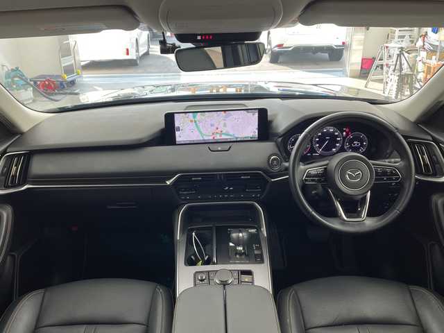 マツダ ＣＸ－６０ XD Lパッケージ 兵庫県 2023(令5)年 2.3万km マシーングレープレミアムM ・純正12.3インチナビ/Bluetooth/USB/HDMI//Apple CarPlay/Android Auto/・全方位カメラ/・ビルトインETC/・置くだけ充電/・ヘッドアップディスプレイ/・車間制御/・交通標識認識/・前後側方接近車両検知/・車線逸脱警報/・ブラインドスポットモニター/・ディスタンス＆スピードアラート/・レーンキープアシストシステム/・スマートブレーキサポートサポート/・スマートシティブレーキサポート/・レーダークルーズコントロール/・アダプティブＬＥＤヘッドライト/・前後誤発進抑制制御/・緊急時車線維持支援/・ドライバー異常時対応システム/・パーキングセンサー/・パワーバックドア/・レザーシート/・前席パワーシート/・全席シートヒーター/・AC100V電源/・パドルシフト