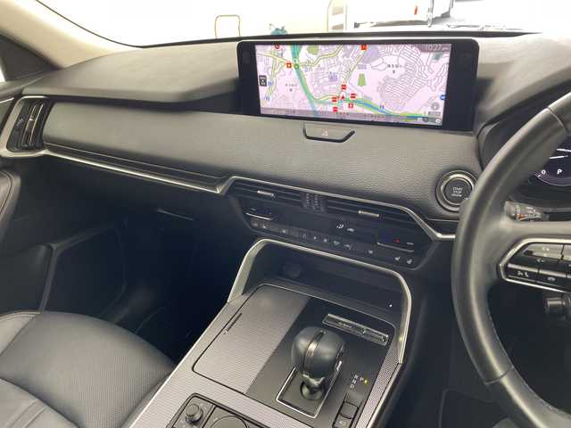 マツダ ＣＸ－６０ XD Lパッケージ 兵庫県 2023(令5)年 2.3万km マシーングレープレミアムM ・純正12.3インチナビ/Bluetooth/USB/HDMI//Apple CarPlay/Android Auto/・全方位カメラ/・ビルトインETC/・置くだけ充電/・ヘッドアップディスプレイ/・車間制御/・交通標識認識/・前後側方接近車両検知/・車線逸脱警報/・ブラインドスポットモニター/・ディスタンス＆スピードアラート/・レーンキープアシストシステム/・スマートブレーキサポートサポート/・スマートシティブレーキサポート/・レーダークルーズコントロール/・アダプティブＬＥＤヘッドライト/・前後誤発進抑制制御/・緊急時車線維持支援/・ドライバー異常時対応システム/・パーキングセンサー/・パワーバックドア/・レザーシート/・前席パワーシート/・全席シートヒーター/・AC100V電源/・パドルシフト