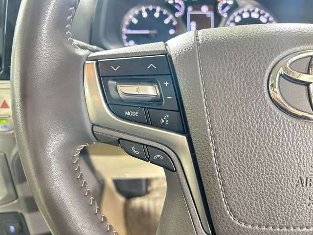 トヨタ ランドクルーザー プラド TX Lパッケージ 佐賀県 2022(令4)年 3.9万km ホワイトパールクリスタルシャイン 社外9インチナビ/フルセグTV/CD/DVD/Bluetooth/サンルーフ/バックカメラ/衝突被害軽減システム/レーダクルーズコントロール/レーンアシスト/ロードサインアシスト/クリアランスソナー/先行車発進告知機能/オートライト/オートマチックハイビーム/LEDヘッドライト/LEDフォグライト/オートワイパー/電動格納サードシート/レザーシート/運転席・助手席パワーシート/運転席・助手席シートヒーター/運転席・助手席エアシート/ISOFIX対応/純正フロアマット/純正17インチアルミホイール/スマートキー×２/ドアバイザー/ステアリングスイッチ
