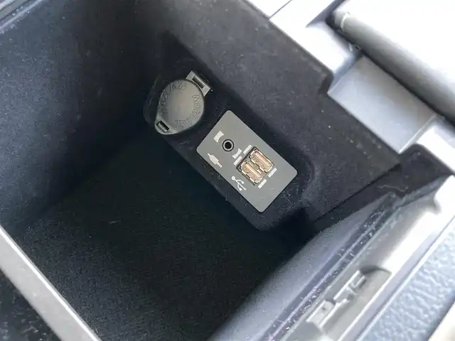 レクサス ＮＸ 300 バージョンL 熊本県 2020(令2)年 2.6万km ソニッククォーツ ・スマートキー/・プッシュスタート/・レーントレーシングアラート/・プリクラッシュセーフティ/・パーキングサポートアラート/・ロードサインインフォメーション/・先行車発進告知/・オートマチックハイビーム/・クルーズコントロール(追従式)/・合皮レザーシー/・前席パワーシート/・全席シートヒーター/・前席エアシート/・ハンドルヒーター/・純正メモリナビ/ 【BD・Bluetooth・USB・SD・AUX・MSV】/・フルセグTV/・バックカメラ/・ETC2.0/・LEDヘッドランプ/・LEDフォグランプ/・純正マット