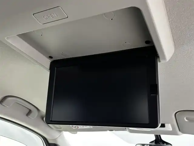 日産 セレナ e－パワー ハイウェイスター V 福岡県 2019(令1)年 6.7万km ブリリアントホワイトパール 2トーン フリップダウンモニター　/純正１０型ナビ　/アラウンドビューモニター　/ＥＴＣ　/ナビ連動ドラレコ　/プロパイロット　/エマージェンシーブレーキ　/レーンキープ　/ＢＳＭ　/パーキングアシスト　/両側電動スライドドア