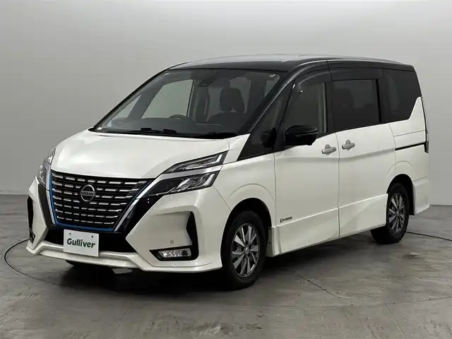 日産 セレナ e－パワー ハイウェイスター V 福岡県 2019(令1)年 6.7万km ブリリアントホワイトパール 2トーン フリップダウンモニター　/純正１０型ナビ　/アラウンドビューモニター　/ＥＴＣ　/ナビ連動ドラレコ　/プロパイロット　/エマージェンシーブレーキ　/レーンキープ　/ＢＳＭ　/パーキングアシスト　/両側電動スライドドア