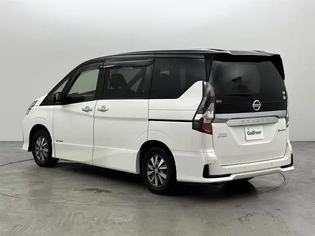 日産 セレナ e－パワー ハイウェイスター V 福岡県 2019(令1)年 6.7万km ブリリアントホワイトパール 2トーン フリップダウンモニター　/純正１０型ナビ　/アラウンドビューモニター　/ＥＴＣ　/ナビ連動ドラレコ　/プロパイロット　/エマージェンシーブレーキ　/レーンキープ　/ＢＳＭ　/パーキングアシスト　/両側電動スライドドア