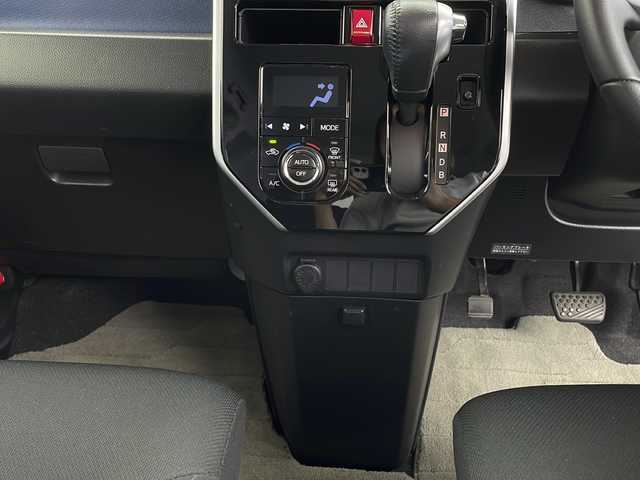 トヨタ タンク カスタムG－T 鹿児島県 2017(平29)年 2.5万km ブラックマイカメタリック/レーザーブルークリスタルシャイン 2トーン 社外ＳＤナビ/（フルセグ/DVD/CD/Bluetooth）/バックカメラ　/前後ドライブレコーダー　/両側パワースライドドア/ビルドインＥＴＣ　/クルーズコントロール　/ＬＥＤヘッドライト　/スマートアシスト　/コーナーセンサー/ターボ　/ＬＥＤヘッドライト　/純正アルミホイール　/フロアマット/オートライト/プッシュスタートボタン/スマートキー/スペアキー1本