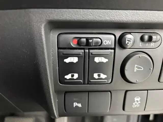 ホンダ フリード スパイク ハイブリット ジャストセレクション 埼玉県 2012(平24)年 5万km ポリッシュドメタルメタリック 純正ナビ/(CD/DVD/USB/AM/FM)/地デジワンセグ/バックカメラ/ETC/クルーズコントロール/クリアランスソナー/両側パワースライドドア/ステアリングリモコン/純正フロアマット