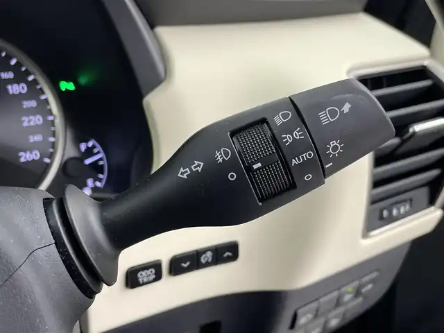 レクサス ＮＸ 300h Iパッケージ 埼玉県 2019(令1)年 2.9万km グラファイトブラックガラスフレーク 純正ナビ/ブラインドスポットモニター/置くだけ充電/レーダークルーズコントロール/ドライブレコーダー/純正アルミホイール(サマー、スタッドレスタイヤ)/パワーシート(D/N席)/コーナーセンサー/レーンキープアシスト/ステアリングヒーター/純正フロアマット/USBポート/スマートキー/ETC2.0
