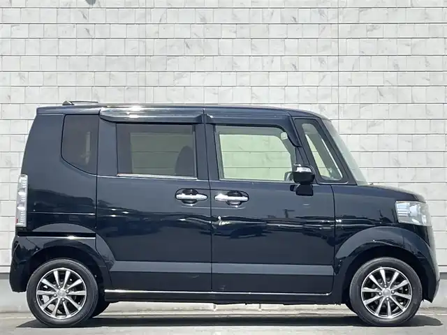 ホンダ Ｎ ＢＯＸ G Lパッケージ 岩手県 2015(平27)年 7.3万km スマートブラック 禁煙車/4WD/純正エンジンスターター/片側パワースライドドア/社外ナビ/→ワンセグTV/Bluetooth/CD/DVD/FM/AM/バックカメラ/ステアリングスイッチ（ナビ連動）/横滑り防止装置/前席シートヒーター/ビルトインETC/オートライト/〇電動格納ミラー/〇ウィンカーミラー/〇ドアバイザー/〇フロアマット/スペアキー有/社外アルミホイール/取扱説明書