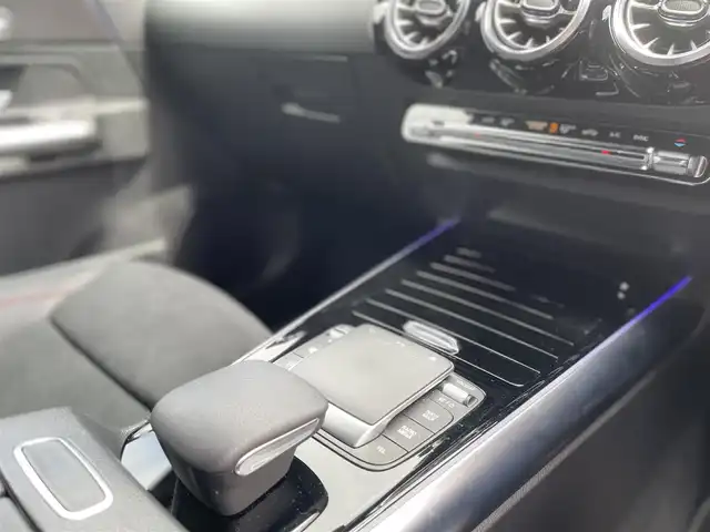 メルセデス・ベンツ Ｍ・ベンツ ＧＬＡ１８０ AMGライン 栃木県 2022(令4)年 2.3万km 赤 ワンオーナー /レーダーセーフティパッケージ/AMGライン/アンビエントライト /ナビ/フルセグTV/全方位カメラ/ETC/キーレスゴー/ACC/パーキングアシスト /レーンキープアシスト/ブラインドスポット /パークトロニック /ドラレコ前後/パワーテールゲート/パワーシート /ハーフレザー /シートヒーター /ワイヤレスチャージ /LEDヘッドライト/オートライト