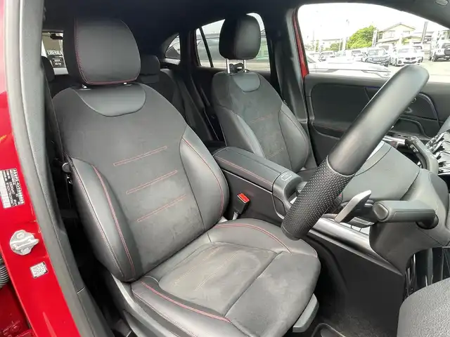 メルセデス・ベンツ Ｍ・ベンツ ＧＬＡ１８０ AMGライン 栃木県 2022(令4)年 2.3万km 赤 ワンオーナー /レーダーセーフティパッケージ/AMGライン/アンビエントライト /ナビ/フルセグTV/全方位カメラ/ETC/キーレスゴー/ACC/パーキングアシスト /レーンキープアシスト/ブラインドスポット /パークトロニック /ドラレコ前後/パワーテールゲート/パワーシート /ハーフレザー /シートヒーター /ワイヤレスチャージ /LEDヘッドライト/オートライト