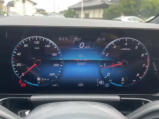 メルセデス・ベンツ Ｍ・ベンツ ＧＬＡ１８０ AMGライン 栃木県 2022(令4)年 2.3万km 赤 ワンオーナー /レーダーセーフティパッケージ/AMGライン/アンビエントライト /ナビ/フルセグTV/全方位カメラ/ETC/キーレスゴー/ACC/パーキングアシスト /レーンキープアシスト/ブラインドスポット /パークトロニック /ドラレコ前後/パワーテールゲート/パワーシート /ハーフレザー /シートヒーター /ワイヤレスチャージ /LEDヘッドライト/オートライト