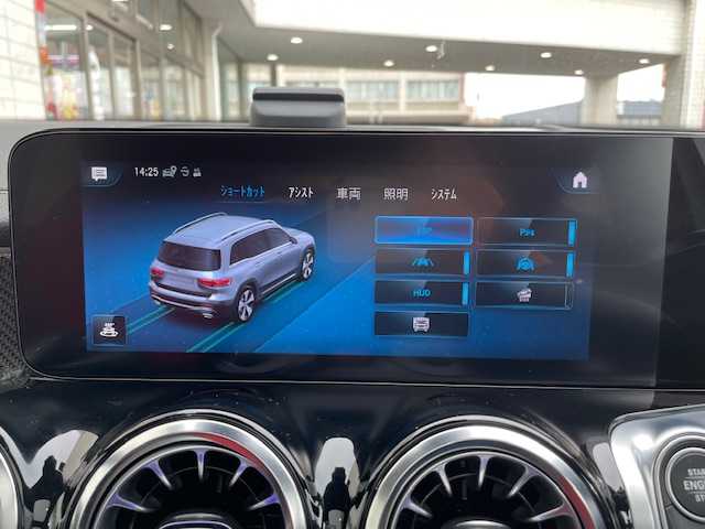 メルセデス・ベンツ Ｍ・ベンツ ＧＬＢ２００ｄ 4マチック AMGライン 青森県 2023(令5)年 1.3万km ポーラホワイト ワンオーナー/アドバンスドパッケージ/パノラミックスライディングルーフ/レザーエクスクルーシブパッケージ/360°カメラ/前席パワーシート/前席シートヒーター/カラーヘッドアップディスプレイ/衝突被害軽減ブレーキ/アダプティブクルーズコントロール/ワイヤレス充電/純正前後ドライブレコーダー/アンビエントライト/パーキングアシスト/LEDヘッドライト/パワーバックドア/ETC/純正19インチAW付夏タイヤ/新車時保証書/取扱説明書/記録簿(2024年3月/2025年2月)