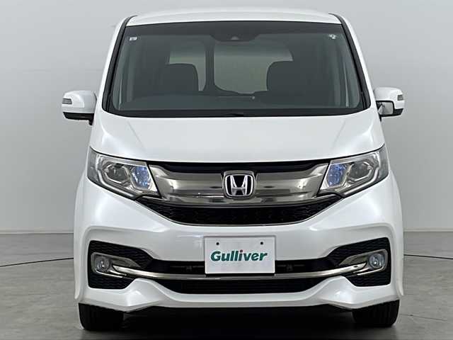 ホンダ ステップワゴン スパーダ クールスピリット 道央・札幌 2015(平27)年 11.2万km ホワイトオーキッドパール ・4WD/・ワンオーナー/・寒冷地仕様/・社外ナビ/&CD&DVD&BD&BT&SD&USB&iPod&TV/・社外フリップダウンモニター/・両側パワースライドドア/・バックカメラ/・クルーズコントロール/・衝突軽減ブレーキ/・路外逸脱抑制機能/・横滑り防止装置/・前席シートヒーター/・パドルシフト/・ステアリングスイッチ/・純正フロアマット/・電動格納ミラー/・LEDヘッドライト/・オートライト/・オートマチックハイビーム/・スマートキー