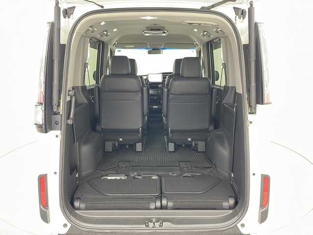 ホンダ ステップワゴン スパーダ クールスピリット 道央・札幌 2015(平27)年 11.2万km ホワイトオーキッドパール ・4WD/・ワンオーナー/・寒冷地仕様/・社外ナビ/&CD&DVD&BD&BT&SD&USB&iPod&TV/・社外フリップダウンモニター/・両側パワースライドドア/・バックカメラ/・クルーズコントロール/・衝突軽減ブレーキ/・路外逸脱抑制機能/・横滑り防止装置/・前席シートヒーター/・パドルシフト/・ステアリングスイッチ/・純正フロアマット/・電動格納ミラー/・LEDヘッドライト/・オートライト/・オートマチックハイビーム/・スマートキー