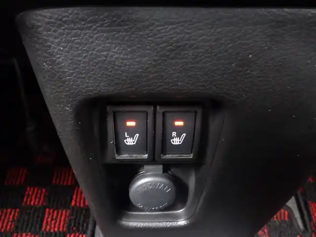 スズキ ハスラー HYBRID X ターボ 千葉県 2020(令2)年 6.5万km フェニックスレッドパール/ガンメタリック2トーンルーフ デュアルカメラブレーキサポート/レーダークルーズコントロール/アイドリングストップ/前席シートヒーター/社外SDナビ/地デジTV/【DVD/CD再生機能　Bluetooth接続】/バックカメラ/革巻きステアリング/ステアリングスイッチ/パドルシフト/LEDヘッドライト/フォグライト/ウインカーミラー/リアコーナーセンサー/純正15インチアルミホイル/サイド/カーテンエアバッグ/携帯リモコン