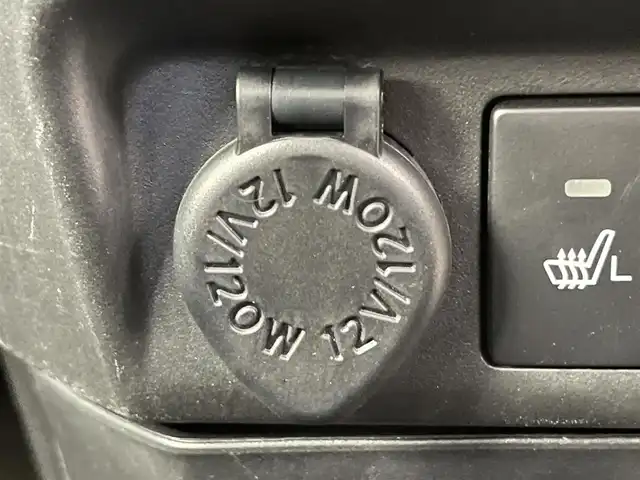 トヨタ ルーミー カスタムG－T 千葉県 2023(令5)年 3.1万km パールホワイトⅢ 禁煙　/純正９型ナビ（NMZN-Y73D）/AM＆FM＆Bluetooth＆フルセグTV＆CD＆DVD/レーダークルーズコントロール/ＥＴＣ２．０　/両側電動スライドドア　/電動パーキングブレーキ　/トヨタセーフティセンス/プリクラッシュセーフティ　/前席シートヒーター　/ＨＤＭＩ　/ＵＳＢポート　/全方位カメラ/アイドリングストップ/ウィンカーミラー/ドアバイザー/プッシュスタート/LEDヘッドライト