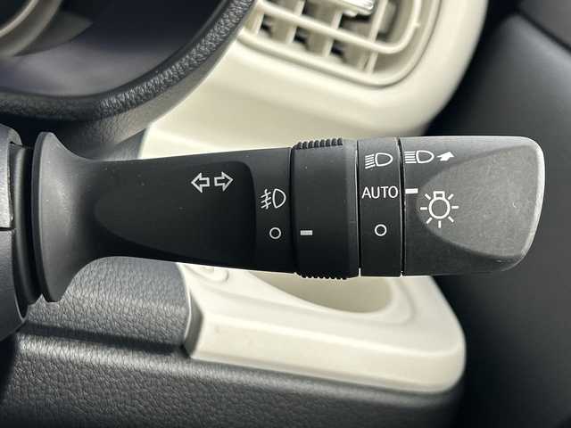 ダイハツ ムーヴ キャンバス 愛知県 2023(令5)年 0.3万km シャイニングホワイトパール/サンドベージュメタリック 純正ナビ/・Ｂｌｕｅｔｏｏｔｈ/・フルセグ/・ＤＶＤ/ＣＤ/両側パワースライドドア/バックカメラ/シートシート/スマートアシストIII/衝突軽減/コーナーセンサー/レーンキープ/LEDヘッドライト/オートマチックハイビーム/スペアキー