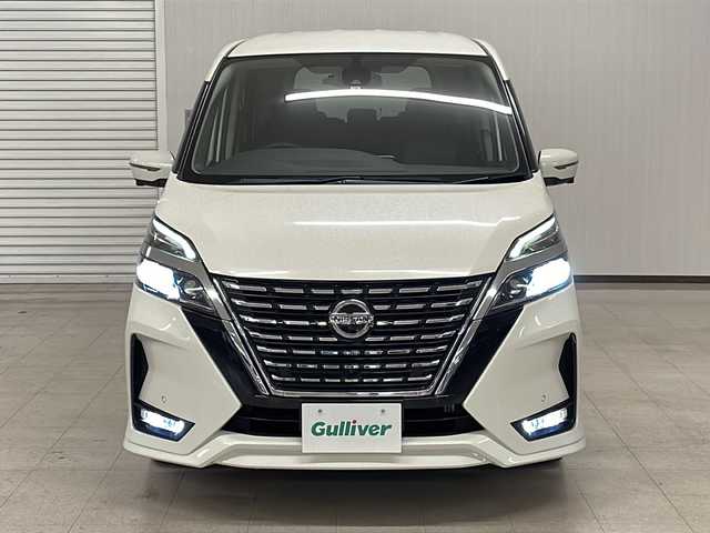 日産 セレナ ハイウェイスター 熊本県 2020(令2)年 5.9万km ブリリアントホワイトパール ・純正１０インチナビ＆１１インチリヤモニター　/・アラウンドビューモニター　/・両側オートスライドドア　/・アダブティブＬＥＤヘッドライト　/・ＬＥＤフォグランプ　/・電動パーキングブレーキ　/・オートブレーキホールド/・プロパイロットト /・エマージェンシーブレーキ/・USB電源ソケット〈セカンド・サード各2個〉/・Bluetooth/・Blu-ray DVD CD/・USB入力端子/・フルセグTV/・HDMI入力端子/・ETC/・ドライブレコーダー