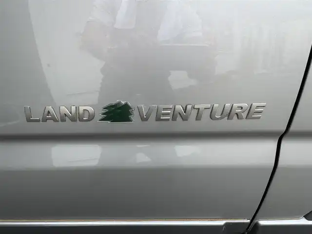 スズキ ジムニー ランドベンチャー 愛知県 2003(平15)年 15.4万km シルキーシルバーメタリック ユーザー買取車/禁煙車/ハーフレザーシート/モモステアリング/F5速/リフトアップ/4WD/社外F.R ショートバンパー/社外マフラー（ウイルスウイン）/リヤスポイラー
