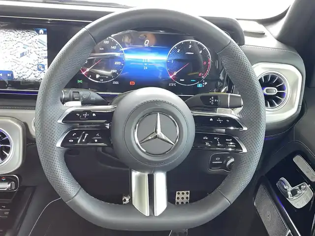 メルセデス・ベンツ ゲレンデヴァーゲン Ｇ４５０ｄ 宮城県 2025(令7)年 0.1万km未満 オブシディアンブラック 登録時走行距離11km//AMGラインパッケージ//MANUFAKTURプログラムプラス//MANUFAKTURロゴパッケージ//MANUFAKTUR同色スペアタイヤリング//内装色：MANUFAKTURチタニウムグレー//MBUXマルチメディアシステム//スライディングルーフ//レーダークルーズコントロール//アクティブパーキングアシスト//シートヒーター/ベンチレーション//ステアリングヒーター//ワイヤレス充電//温度制御式カップホルダー//純正フロアマット//ビルトインETC2.0//スマートキーx2//ワンオーナー