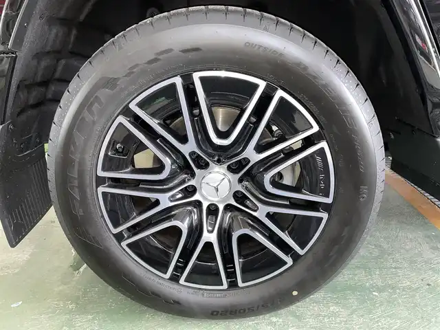 メルセデス・ベンツ ゲレンデヴァーゲン Ｇ４５０ｄ 宮城県 2025(令7)年 0.1万km未満 オブシディアンブラック 登録時走行距離11km//AMGラインパッケージ//MANUFAKTURプログラムプラス//MANUFAKTURロゴパッケージ//MANUFAKTUR同色スペアタイヤリング//内装色：MANUFAKTURチタニウムグレー//MBUXマルチメディアシステム//スライディングルーフ//レーダークルーズコントロール//アクティブパーキングアシスト//シートヒーター/ベンチレーション//ステアリングヒーター//ワイヤレス充電//温度制御式カップホルダー//純正フロアマット//ビルトインETC2.0//スマートキーx2//ワンオーナー