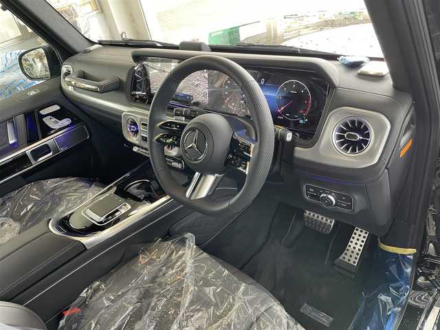 メルセデス・ベンツ ゲレンデヴァーゲン Ｇ４５０ｄ 宮城県 2025(令7)年 0.1万km未満 オブシディアンブラック 登録時走行距離11km//AMGラインパッケージ//MANUFAKTURプログラムプラス//MANUFAKTURロゴパッケージ//MANUFAKTUR同色スペアタイヤリング//内装色：MANUFAKTURチタニウムグレー//MBUXマルチメディアシステム//スライディングルーフ//レーダークルーズコントロール//アクティブパーキングアシスト//シートヒーター/ベンチレーション//ステアリングヒーター//ワイヤレス充電//温度制御式カップホルダー//純正フロアマット//ビルトインETC2.0//スマートキーx2//ワンオーナー