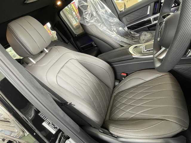 メルセデス・ベンツ ゲレンデヴァーゲン Ｇ４５０ｄ 宮城県 2025(令7)年 0.1万km未満 オブシディアンブラック 登録時走行距離11km//AMGラインパッケージ//MANUFAKTURプログラムプラス//MANUFAKTURロゴパッケージ//MANUFAKTUR同色スペアタイヤリング//内装色：MANUFAKTURチタニウムグレー//MBUXマルチメディアシステム//スライディングルーフ//レーダークルーズコントロール//アクティブパーキングアシスト//シートヒーター/ベンチレーション//ステアリングヒーター//ワイヤレス充電//温度制御式カップホルダー//純正フロアマット//ビルトインETC2.0//スマートキーx2//ワンオーナー
