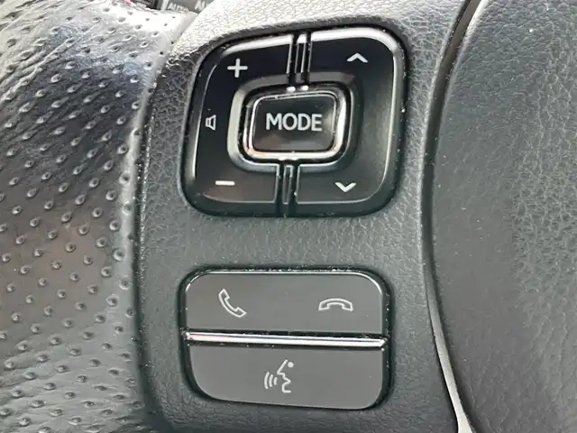 レクサス ＮＸ 300h Fスポーツ 香川県 2018(平30)年 13.2万km グラファイトブラックガラスフレーク 登録時走行距離：132065km/メーカー純正ナビ/　CD DVD BT フルセグTV/バックカメラ/左前カメラ/レザーシート/パワーシート/シートベンチレーション/革巻きステアリング/ステアリングスイッチ/ステアリングヒーター/プリクラッシュセーフティシステム/レーンキープアシスト/レーダークルーズコントロール/ブラインドスポットモニター/オートハイビーム/LEDヘッドライト/オートライト/フォグランプ/MTモード付AT/横滑り防止装置/ビルトインETC2.0/プッシュスタート/スマートキー