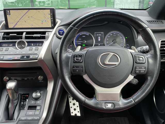 レクサス ＮＸ 300h Fスポーツ 香川県 2018(平30)年 13.2万km グラファイトブラックガラスフレーク 登録時走行距離：132065km/メーカー純正ナビ/　CD DVD BT フルセグTV/バックカメラ/左前カメラ/レザーシート/パワーシート/シートベンチレーション/革巻きステアリング/ステアリングスイッチ/ステアリングヒーター/プリクラッシュセーフティシステム/レーンキープアシスト/レーダークルーズコントロール/ブラインドスポットモニター/オートハイビーム/LEDヘッドライト/オートライト/フォグランプ/MTモード付AT/横滑り防止装置/ビルトインETC2.0/プッシュスタート/スマートキー