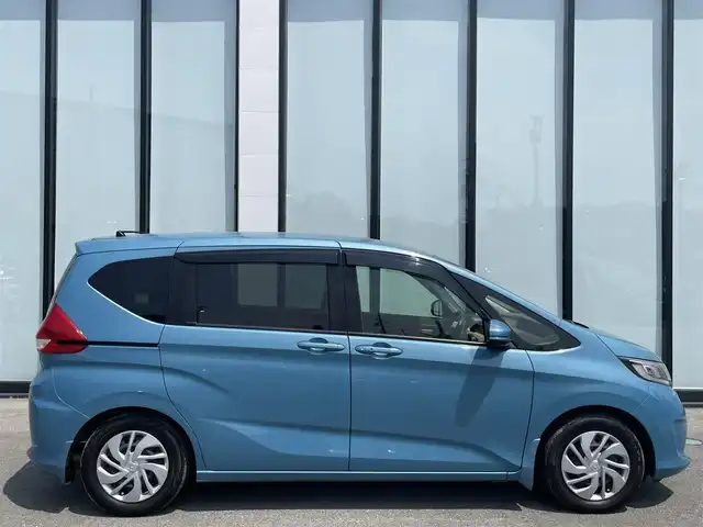 ホンダ フリード G ホンダセンシング 大阪府 2016(平28)年 4.7万km ブルーホライゾンM ホンダセンシング/両側パワースライドドア/純正SDナビ/Bluetooth/CD/DVD/フルセグTV/USB/9インチフリップダウン/バックカメラ/前後ドライブレコーダー/ビルトインETC/ベンチシート/純正フロアマット