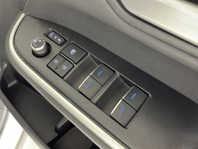 トヨタ ヴォクシー ハイブリッド S－Z 愛知県 2023(令5)年 1.7万km ホワイトパールクリスタルシャイン ワンオーナー/トヨタセーフティセンス/純正10.5インチディスプレイナビ/CD/DVD/DTV/Bluetooth/バックカメラ/純正フリップダウンモニター/両側パワースライドドア /レーダークルーズコントロール/LEDオートライト/オートマチックハイビーム /前後ドライブレコーダー/ビルトインETC2.0/ハーフレザーシート /シートヒーター /純正フロアマット/コーナーセンサー /スマートキー/スペアキー
