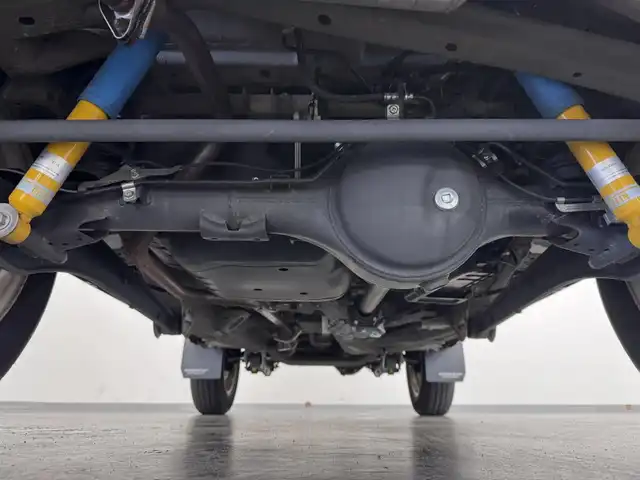 スズキ ジムニー XC 三重県 2020(令2)年 3.4万km ジャングルグリーン ガソリン・ターボ/パートタイム4WD/フロア5MT/カロッツェリア 9インチ『サイバーナビ』 AVIC-RQ910/（CD/DVD/MSV/SD/FM/AM/TV/USB/HDMI/AUX/Bluetooth/Streaming Video）/バックカメラ/ドライブレコーダー 前方/ETC/安全/・デュアルセンサーブレーキサポート/・車線逸脱警報機能/・ふらつき警報機能/・標識認識機能/・ハイビームアシスト/・トラクションコントロールシステム/・ヒルディセントコントロール/など/装備/・クルーズコントロール/・シートヒーター（D/N）/・オートエアコン/・ステアリングスイッチ/・オートライト/・LEDヘッドランプ/・フロントフォグランプ（白⇔黄色替え可能）/・プッシュスタート/・電動格納ドアミラー/・純正16inAW/・背面スペアタイヤ/・取/ナビ取/・スマートキーx1/・MONSTER SPORTマッドガード、マフラー、背面タイヤカバー/など