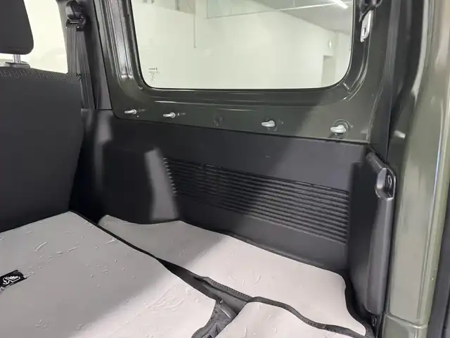 スズキ ジムニー XC 三重県 2020(令2)年 3.4万km ジャングルグリーン ガソリン・ターボ/パートタイム4WD/フロア5MT/カロッツェリア 9インチ『サイバーナビ』 AVIC-RQ910/（CD/DVD/MSV/SD/FM/AM/TV/USB/HDMI/AUX/Bluetooth/Streaming Video）/バックカメラ/ドライブレコーダー 前方/ETC/安全/・デュアルセンサーブレーキサポート/・車線逸脱警報機能/・ふらつき警報機能/・標識認識機能/・ハイビームアシスト/・トラクションコントロールシステム/・ヒルディセントコントロール/など/装備/・クルーズコントロール/・シートヒーター（D/N）/・オートエアコン/・ステアリングスイッチ/・オートライト/・LEDヘッドランプ/・フロントフォグランプ（白⇔黄色替え可能）/・プッシュスタート/・電動格納ドアミラー/・純正16inAW/・背面スペアタイヤ/・取/ナビ取/・スマートキーx1/・MONSTER SPORTマッドガード、マフラー、背面タイヤカバー/など