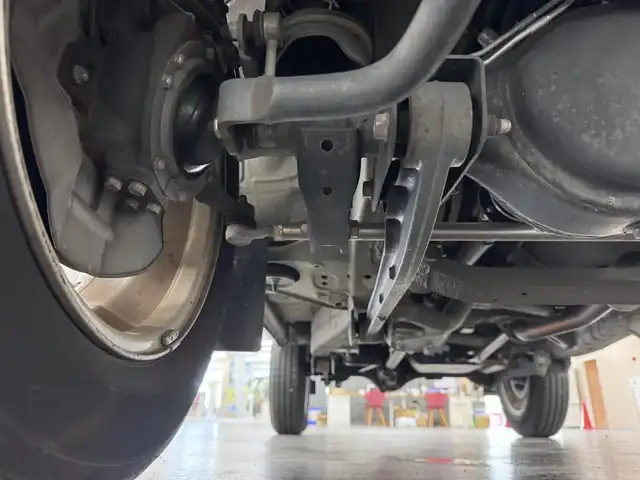 スズキ ジムニー XC 三重県 2020(令2)年 3.4万km ジャングルグリーン ガソリン・ターボ/パートタイム4WD/フロア5MT/カロッツェリア 9インチ『サイバーナビ』 AVIC-RQ910/（CD/DVD/MSV/SD/FM/AM/TV/USB/HDMI/AUX/Bluetooth/Streaming Video）/バックカメラ/ドライブレコーダー 前方/ETC/安全/・デュアルセンサーブレーキサポート/・車線逸脱警報機能/・ふらつき警報機能/・標識認識機能/・ハイビームアシスト/・トラクションコントロールシステム/・ヒルディセントコントロール/など/装備/・クルーズコントロール/・シートヒーター（D/N）/・オートエアコン/・ステアリングスイッチ/・オートライト/・LEDヘッドランプ/・フロントフォグランプ（白⇔黄色替え可能）/・プッシュスタート/・電動格納ドアミラー/・純正16inAW/・背面スペアタイヤ/・取/ナビ取/・スマートキーx1/・MONSTER SPORTマッドガード、マフラー、背面タイヤカバー/など